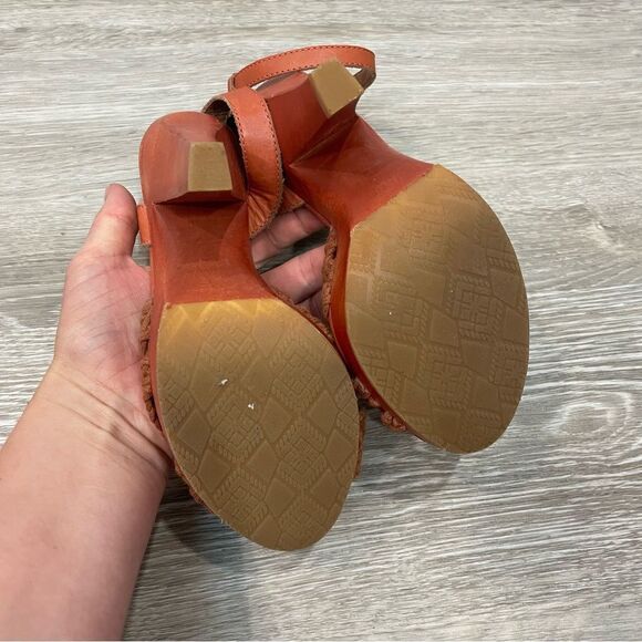 Lucky Brand Vintage Wood Heels Clogs Mules Heels - Picture 6 of 7